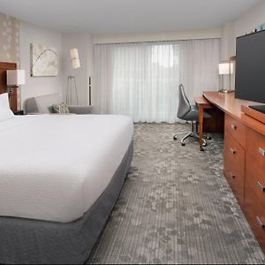 One King Bed City View